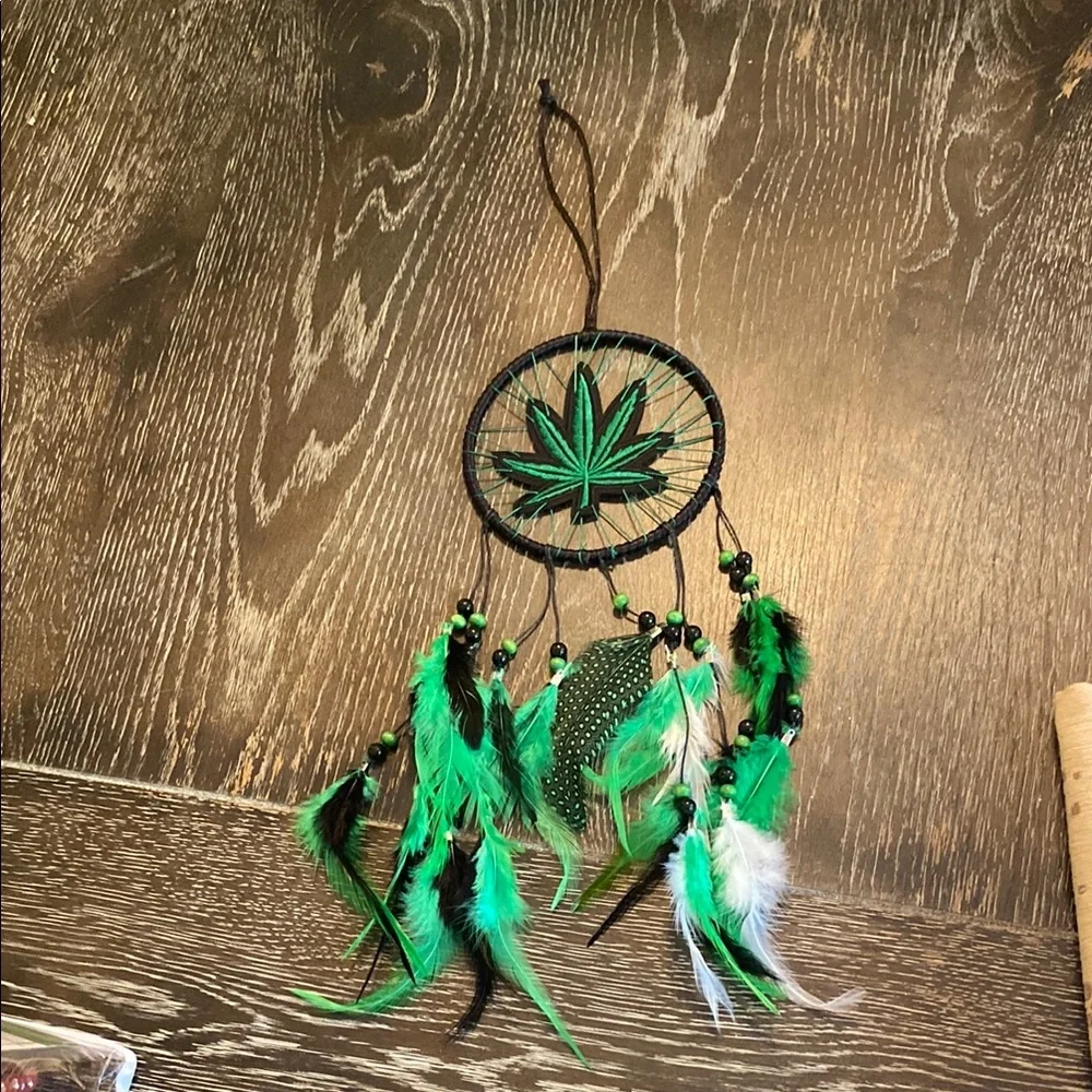 Green Feather Dreamcatcher for Home Party Decorations